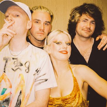 Amyl and the Sniffers-img